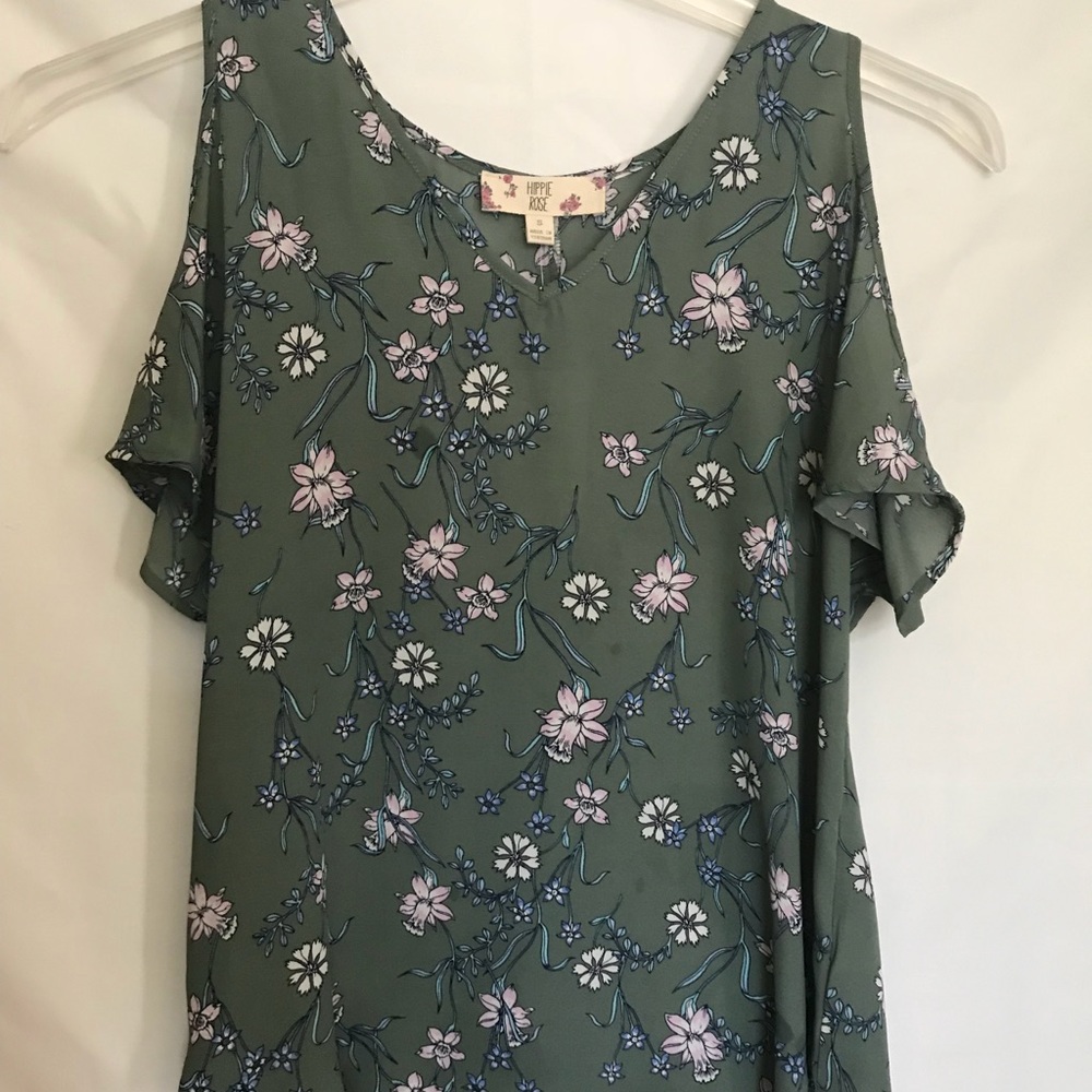 Hippie Rose Cold Shoulder Top 🌹